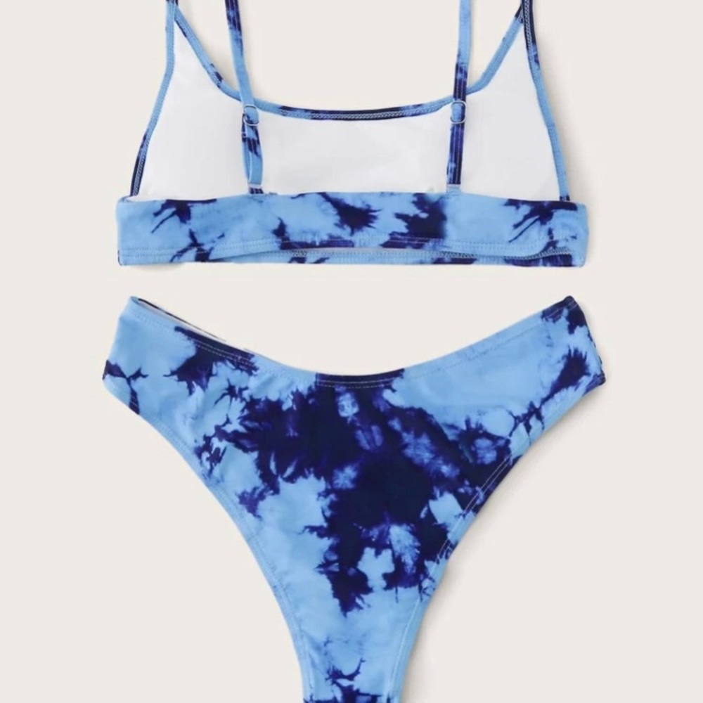 bikini - Picture 2 of 2